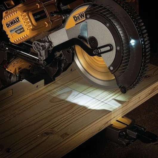 DeWalt FLEXVOLT 12 in 120V MAX Double Bevel Compound Sliding Miter Saws Kit - Image 3